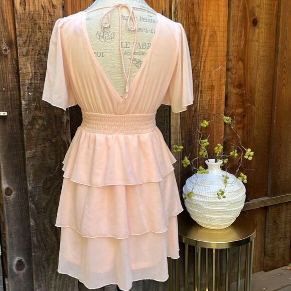 FOREVER
21 LOW V-NECK MINI DRESS. Size M - Picture 5 of 6